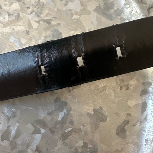 Gucci G Black Belt- 42” X 1” overall- The smallest hole makes it a 34” Waist! - Picture 7 of 10